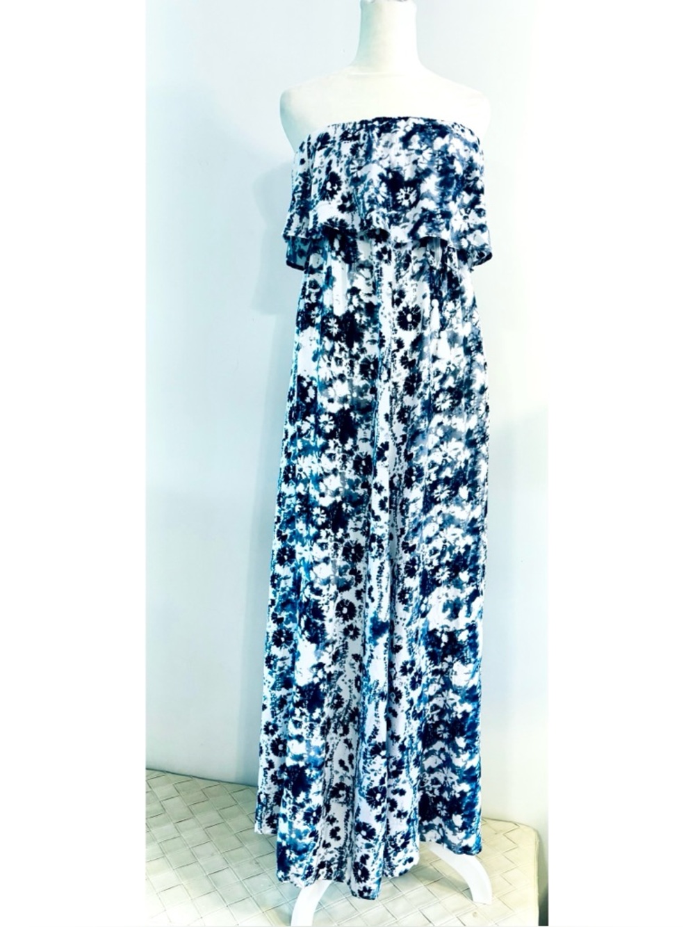 NWTJapna Strapless Women's Floral Maxi Dress with Blue Flowers White Backdrop-XS